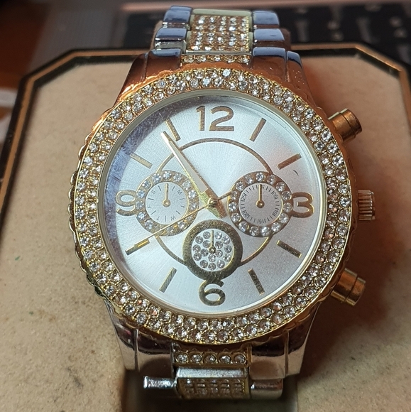 Accutime Silver/Goldtone Rhinestone Stainless Steel Men's Watch - Picture 1 of 3